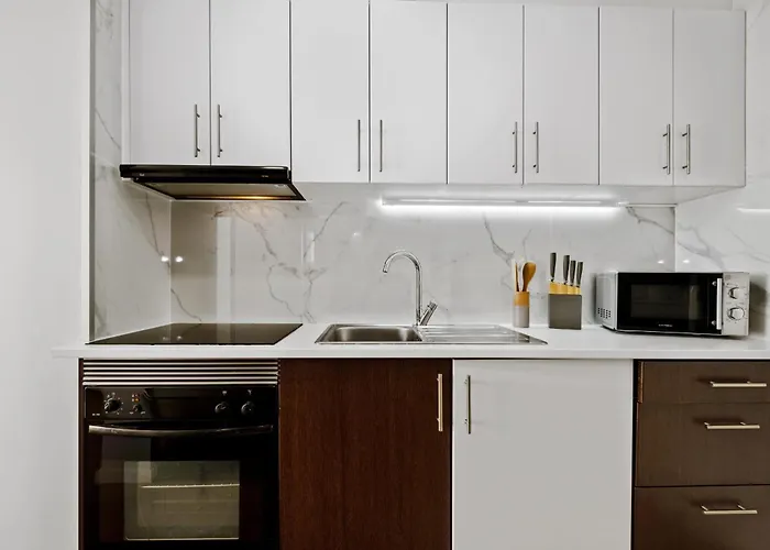 Centre Retreat By Homie Daire Funchal