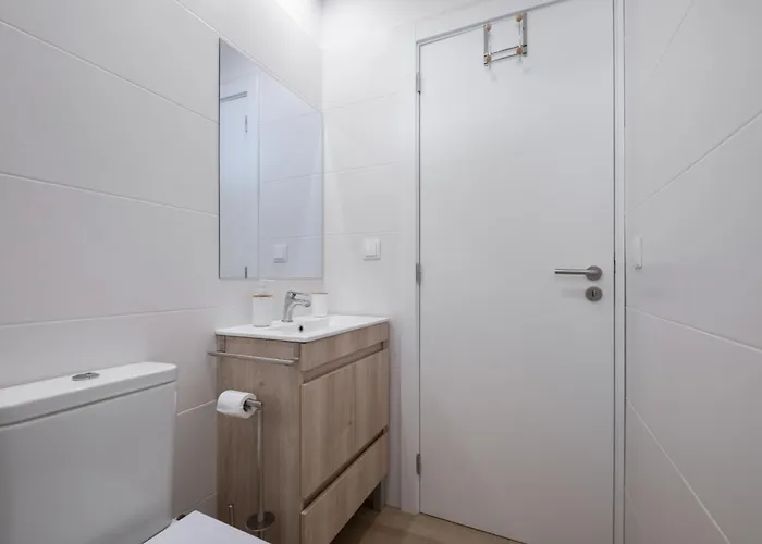 Centre Retreat By Homie Daire Funchal